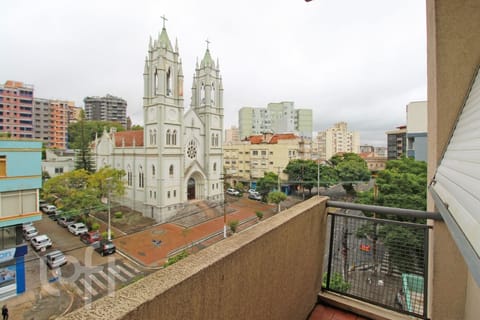 Image 10 - 251061